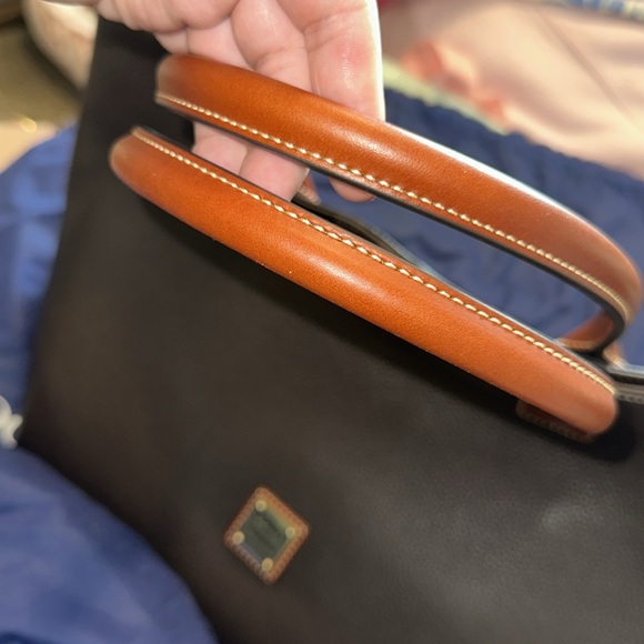 Large Dooney and Bourke tote - Picture 7 of 7